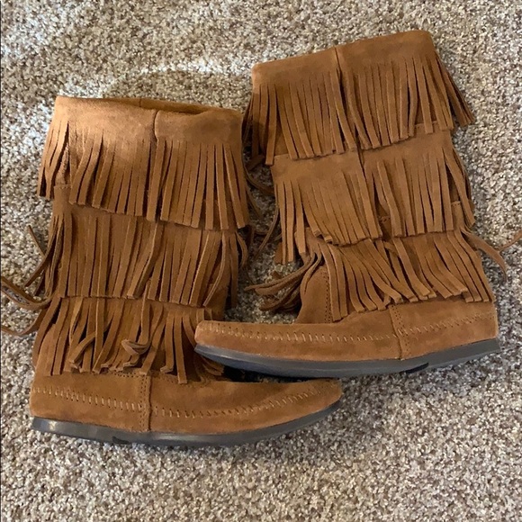 Minnetonka Shoes - Minnetonka 3 Layer Fringe Boots Size 10